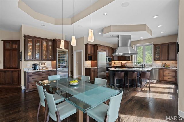 12864 Willow Pond Court, Des Peres, MO 63131