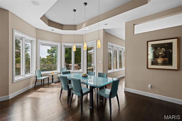 12864 Willow Pond Court, Des Peres, MO 63131