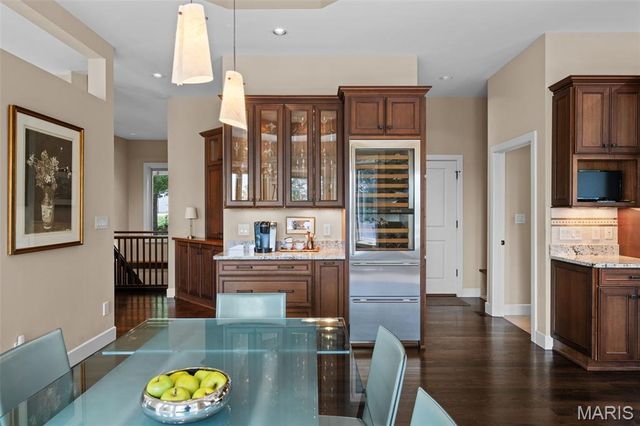 12864 Willow Pond Court, Des Peres, MO 63131