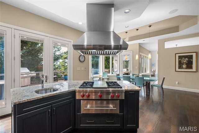 12864 Willow Pond Court, Des Peres, MO 63131
