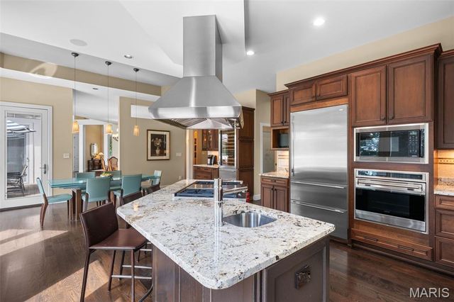 12864 Willow Pond Court, Des Peres, MO 63131