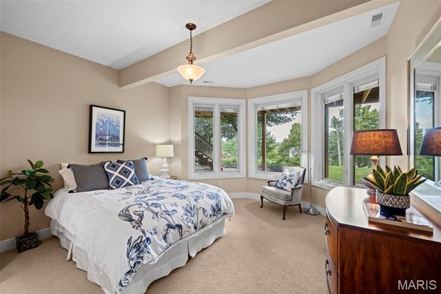 12864 Willow Pond Court, Des Peres, MO 63131