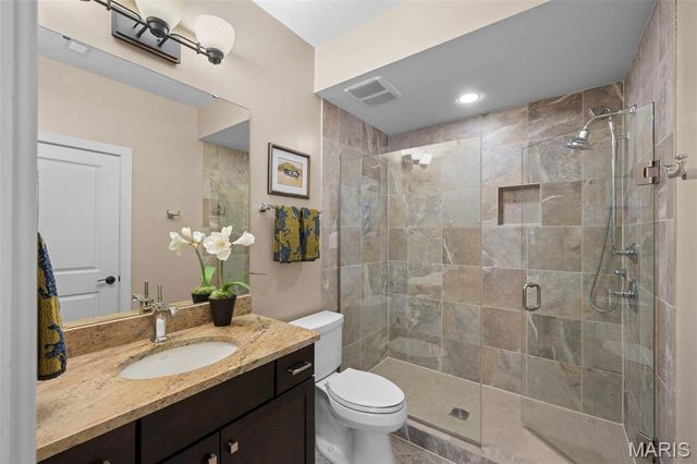 12864 Willow Pond Court, Des Peres, MO 63131