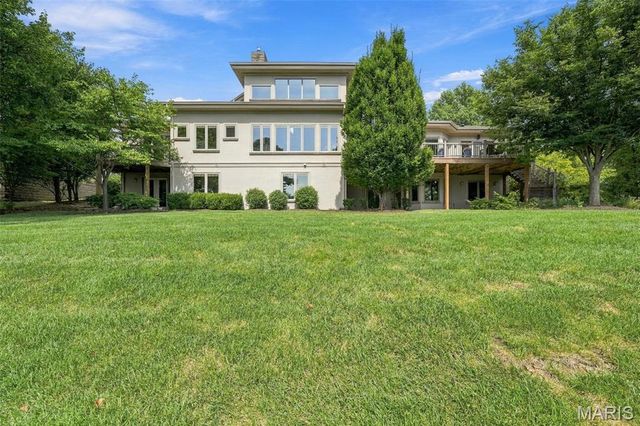 12864 Willow Pond Court, Des Peres, MO 63131