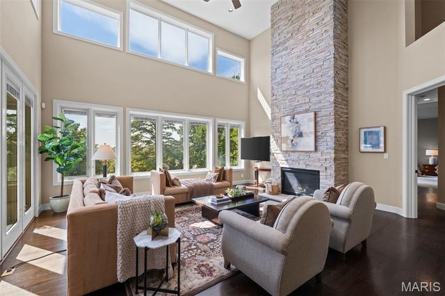 12864 Willow Pond Court, Des Peres, MO 63131