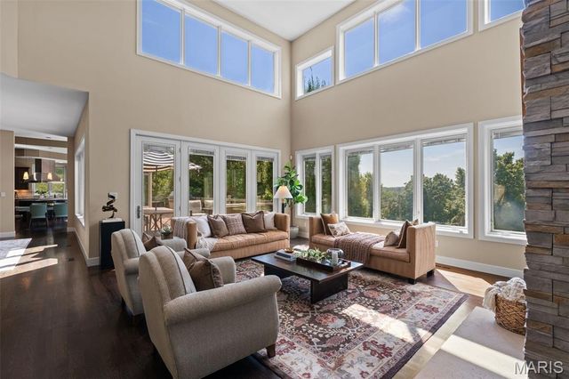 12864 Willow Pond Court, Des Peres, MO 63131