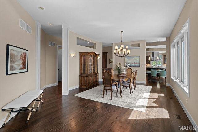 12864 Willow Pond Court, Des Peres, MO 63131