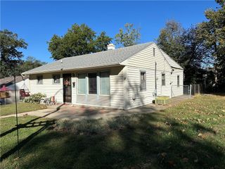 2015 Barkley Lane, St Joseph, MO 64501