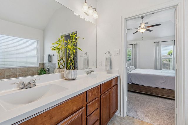 145 Plantain DR, Hutto, TX 78634