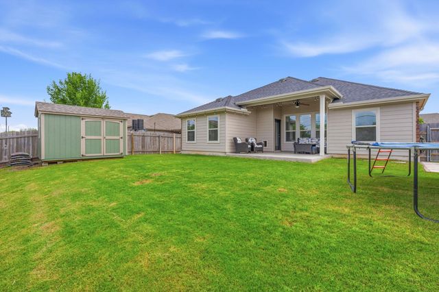 145 Plantain DR, Hutto, TX 78634