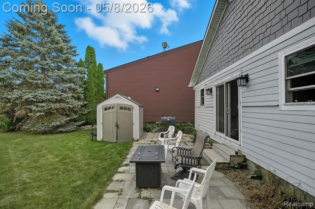 37752 Huron Pointe Drive, Harrison Twp, MI 48045