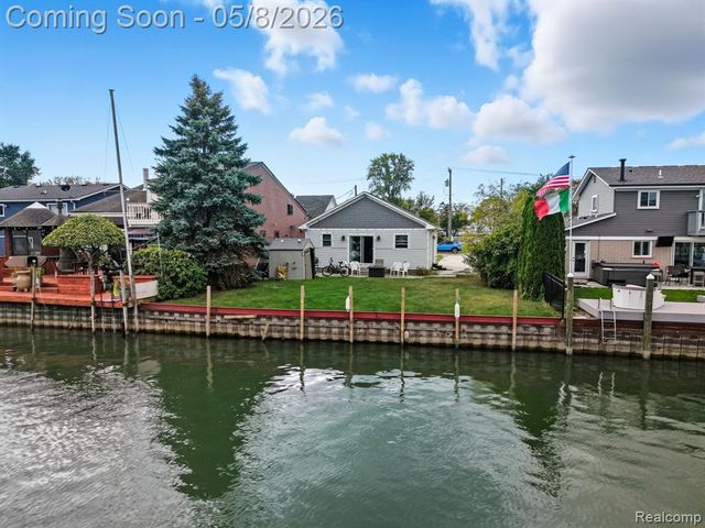 37752 Huron Pointe Drive, Harrison Twp, MI 48045