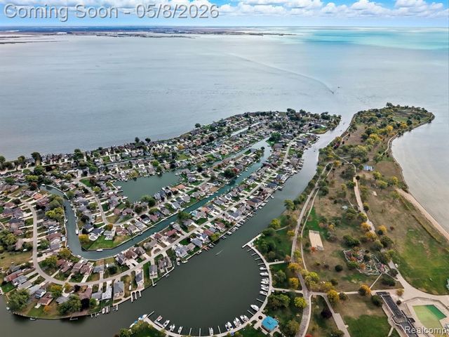 37752 Huron Pointe Drive, Harrison Twp, MI 48045