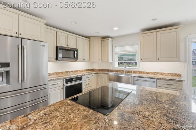 37752 Huron Pointe Drive, Harrison Twp, MI 48045