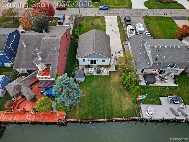 37752 Huron Pointe Drive, Harrison Twp, MI 48045