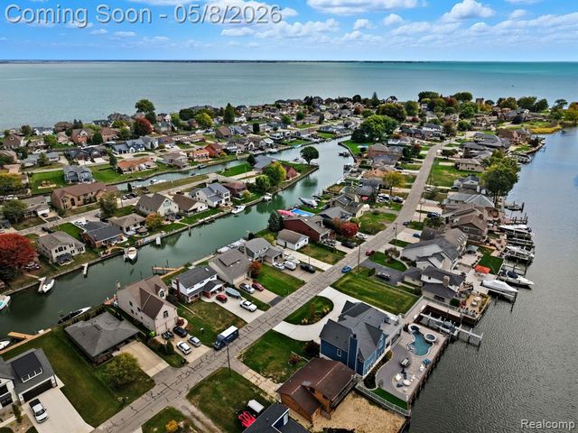 37752 Huron Pointe Drive, Harrison Twp, MI 48045