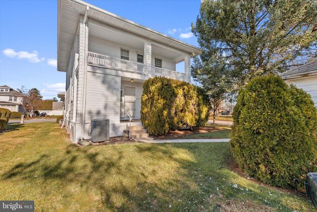2200 W MARKET STREET, York, PA 17404
