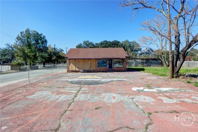 1809 Montgomery Street, Savannah, GA 31401