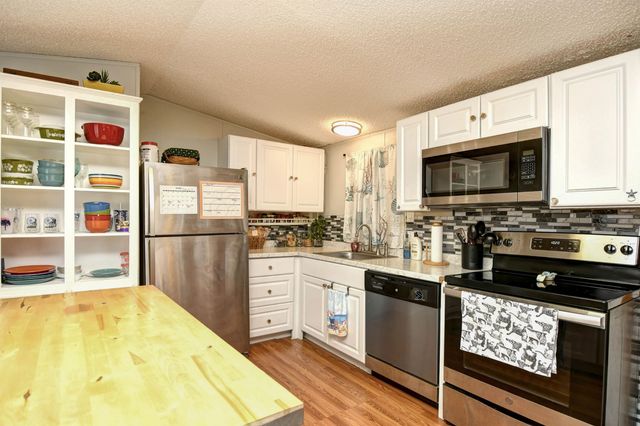 19 Crooked Island Circle, Murrells Inlet, SC 29576