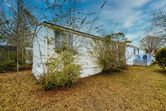 19 Crooked Island Circle, Murrells Inlet, SC 29576