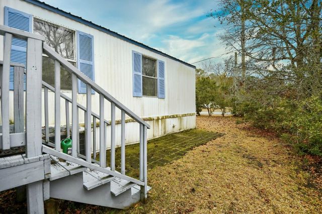 19 Crooked Island Circle, Murrells Inlet, SC 29576