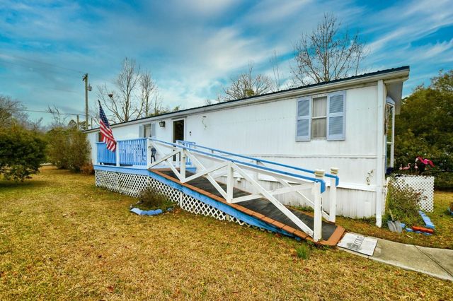 19 Crooked Island Circle, Murrells Inlet, SC 29576