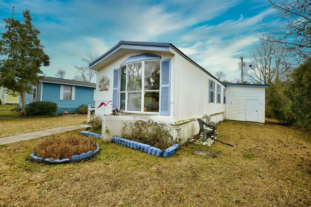 19 Crooked Island Circle, Murrells Inlet, SC 29576