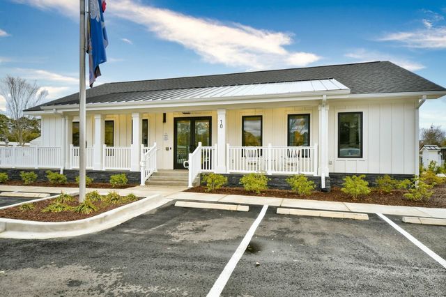 19 Crooked Island Circle, Murrells Inlet, SC 29576