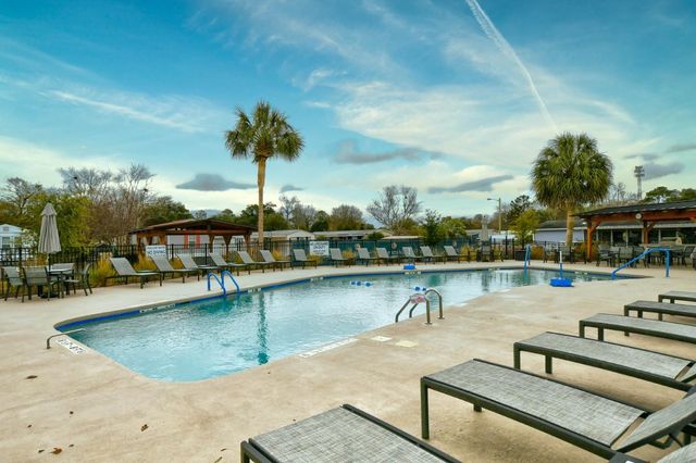 19 Crooked Island Circle, Murrells Inlet, SC 29576