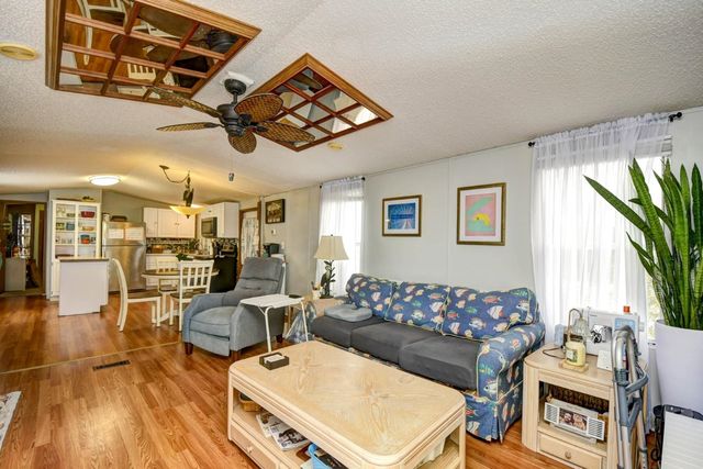 19 Crooked Island Circle, Murrells Inlet, SC 29576