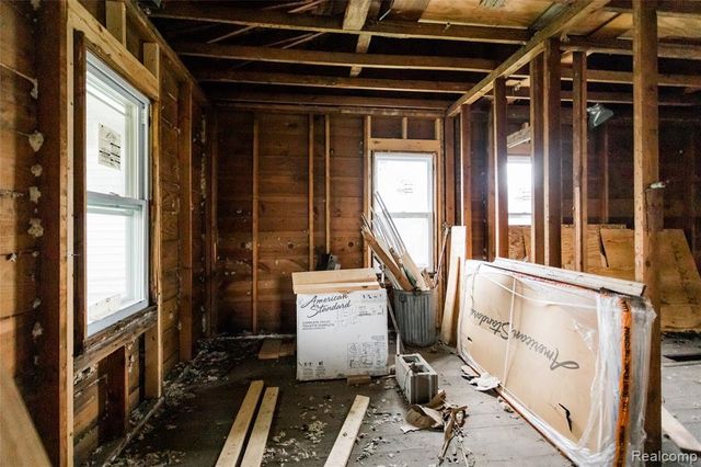 63 Chestnut Avenue, Hazel Park, MI 48030