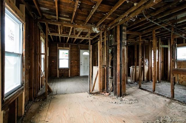 63 Chestnut Avenue, Hazel Park, MI 48030