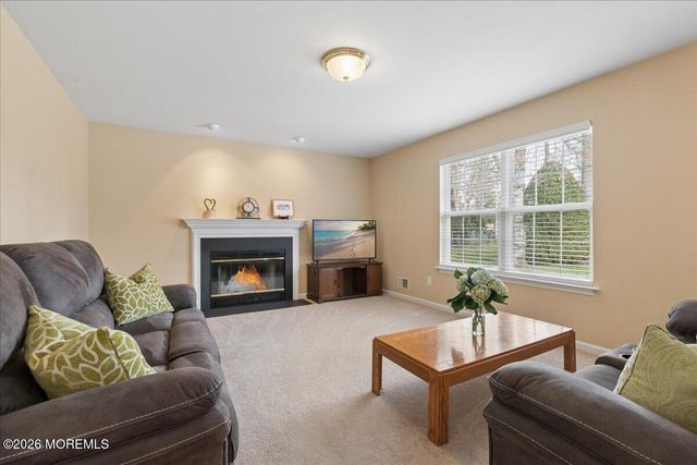 7 Natale Way, Farmingdale, NJ 07727