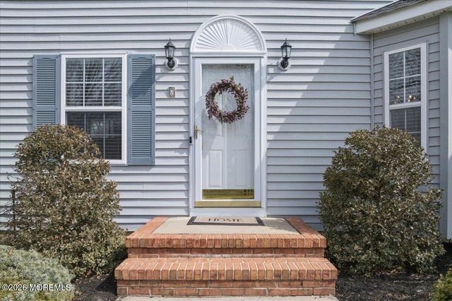 7 Natale Way, Farmingdale, NJ 07727