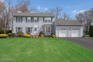 7 Natale Way, Farmingdale, NJ 07727