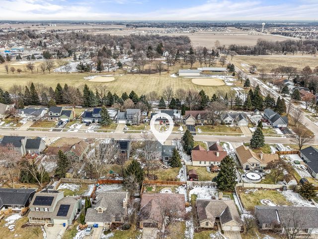 540 Parkside Drive, Elburn, IL 60119