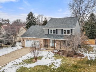 540 Parkside Drive, Elburn, IL 60119