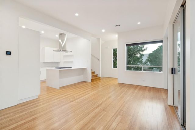 4401 Roseland Avenue A, Dallas, TX 75204
