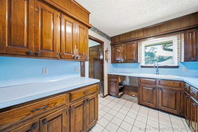 12203 S 88th East Avenue, Bixby, OK 74008