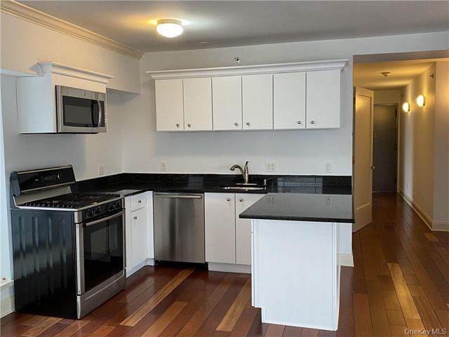 1 S Astor Street 401, Irvington, NY 10533