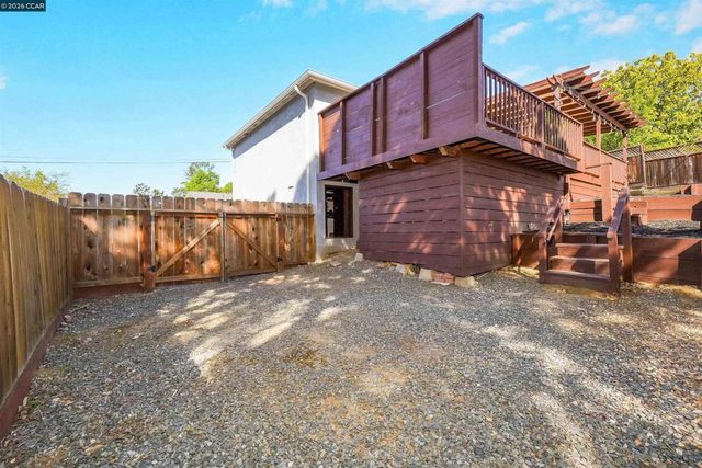 3121 Pine St, Martinez, CA 94553