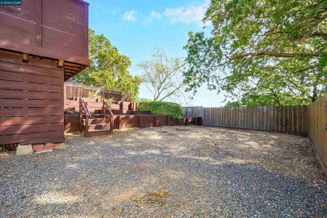 3121 Pine St, Martinez, CA 94553