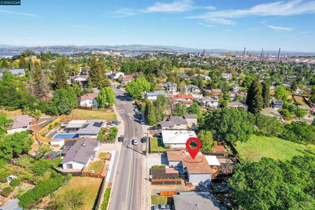 3121 Pine St, Martinez, CA 94553