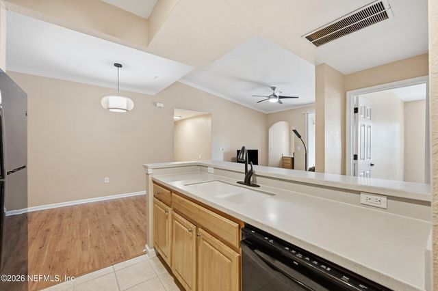 10075 GATE Parkway N 911, Jacksonville, FL 32246