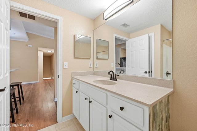 10075 GATE Parkway N 911, Jacksonville, FL 32246