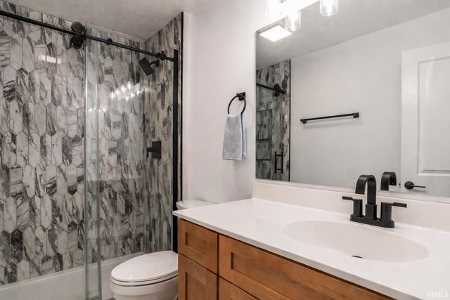 131 E Cooper Court, Ellettsville, IN 47429