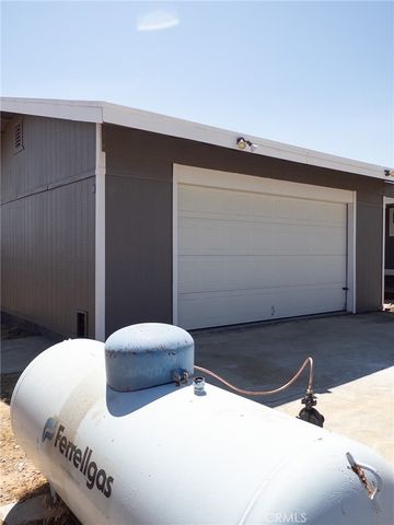 8925 Oleander, California City, CA 93505