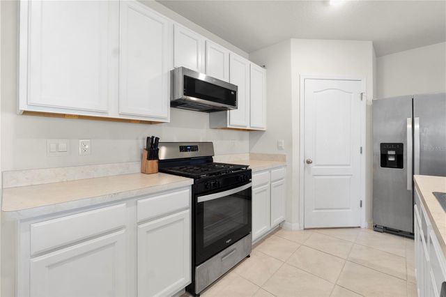 29320 ARMOYAN BOULEVARD, Leesburg, FL 34748