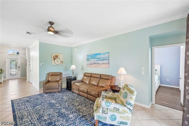 2536 Laurentina LN, Cape Coral, FL 33909