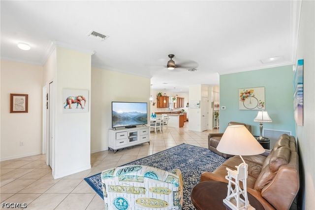 2536 Laurentina LN, Cape Coral, FL 33909